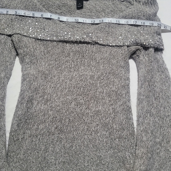 White House Black Market Off The Shoulder Knit Sweater In Light Gray Size Small - Picture 8 of 9